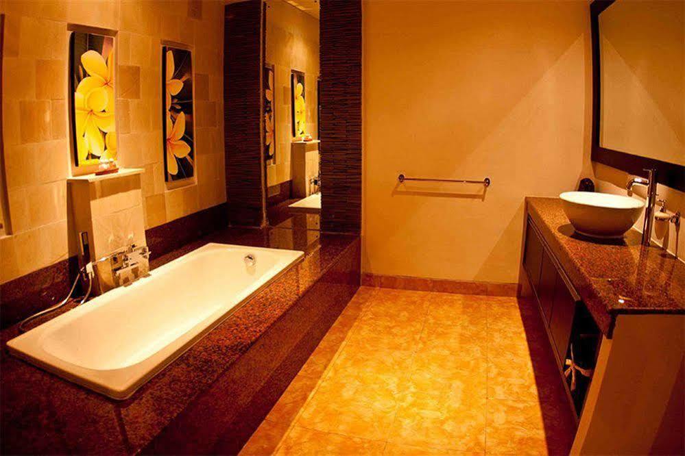 M Two Villas Seminyak Dış mekan fotoğraf