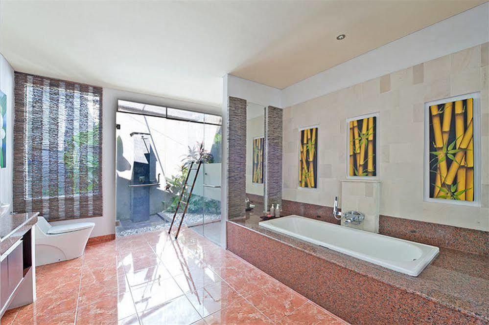 M Two Villas Seminyak Dış mekan fotoğraf