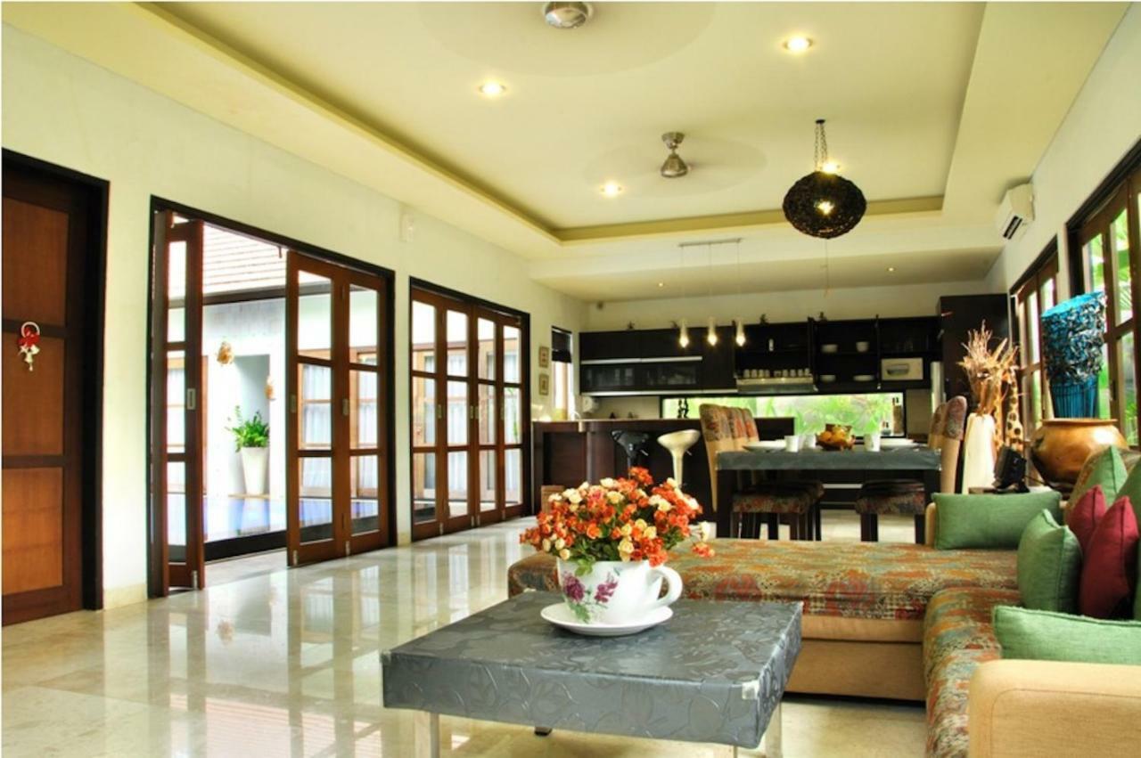 M Two Villas Seminyak Dış mekan fotoğraf