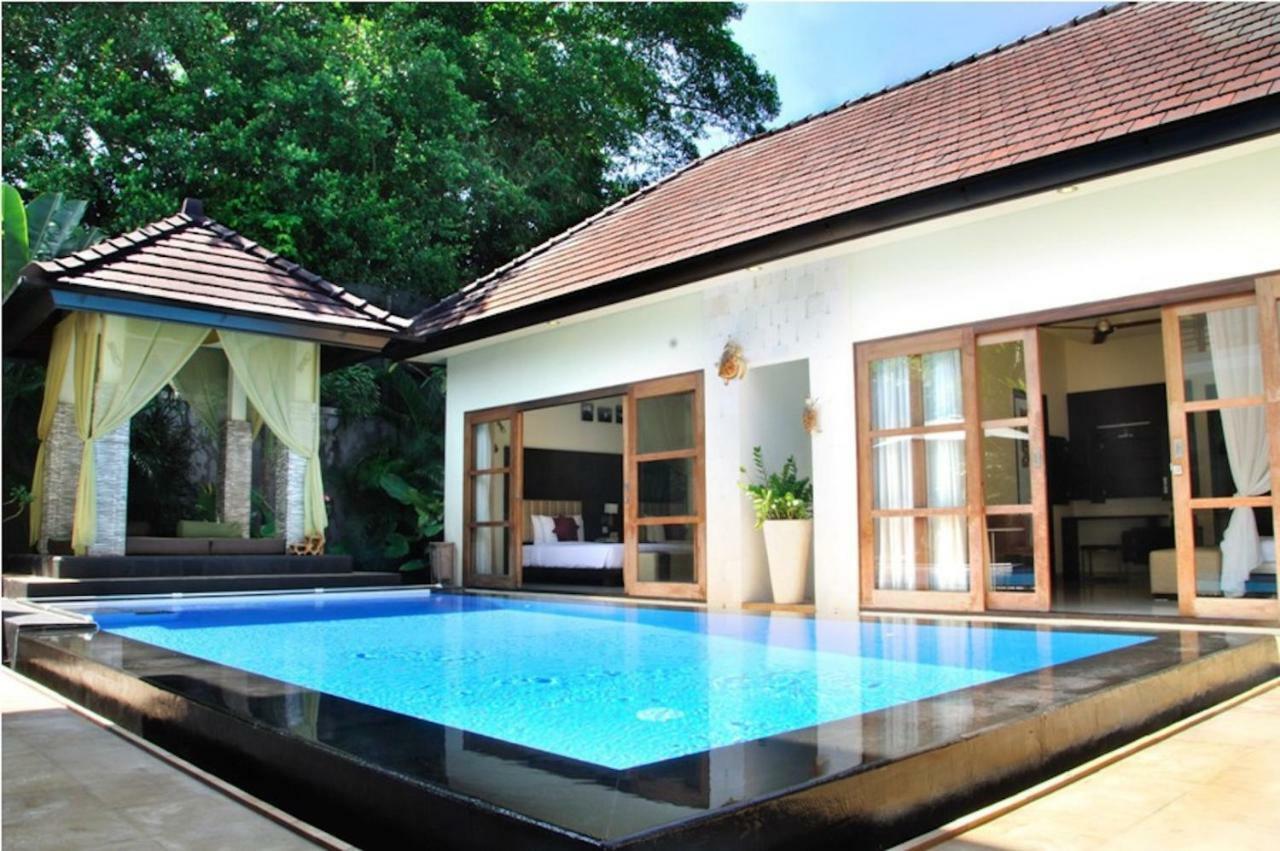 M Two Villas Seminyak Dış mekan fotoğraf